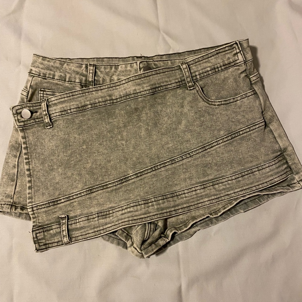 Women’s Gray Denim Skort Shorts